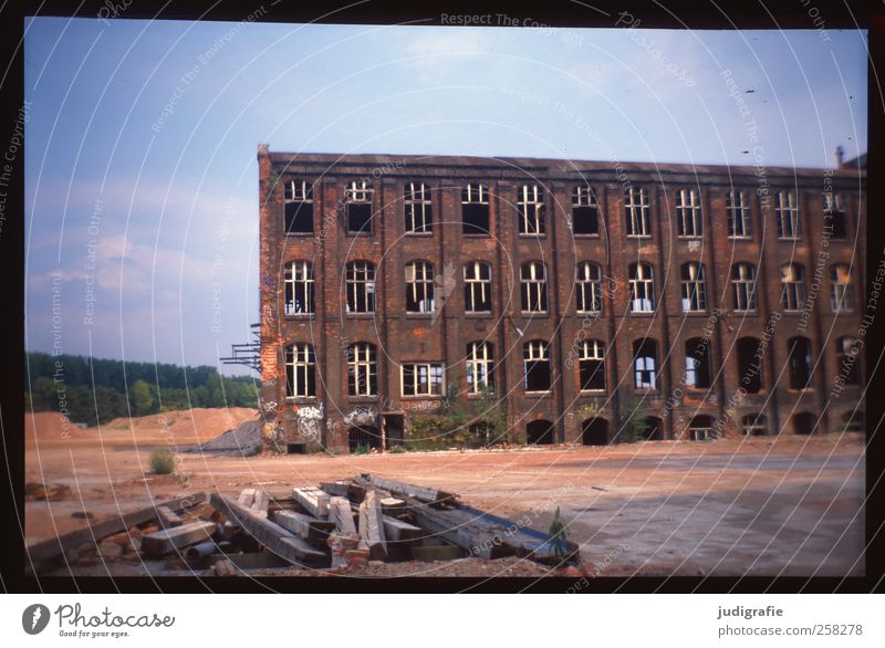 industrial romance Hannover House (Residential Structure) Industrial plant Ruin Manmade structures Building Old Dark Historic Broken Apocalyptic sentiment