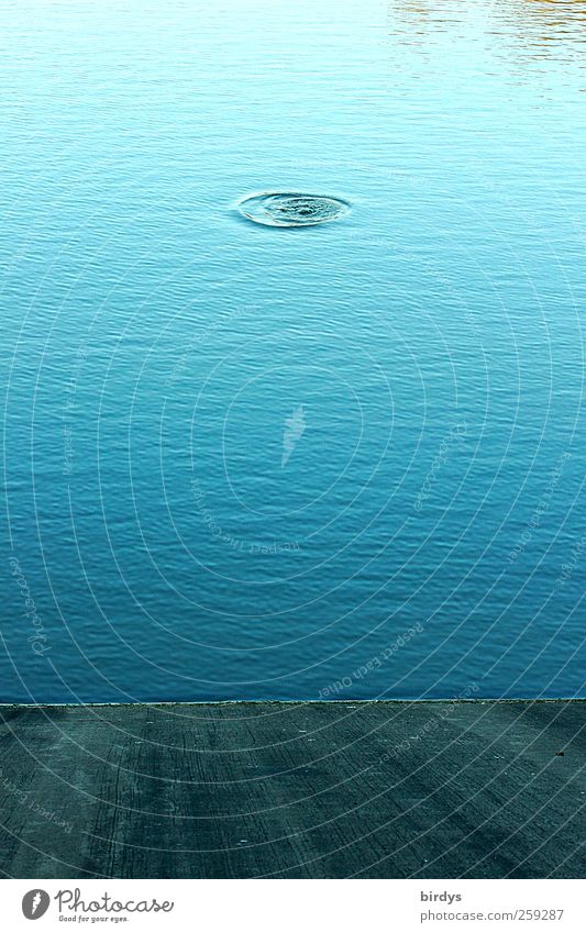 Simply Blue Lakeside Fresh Wet Clean Calm Esthetic Pure Surface of water Reservoir Retaining wall Circle 1 Considerable Simple meditative Comforting Meditation
