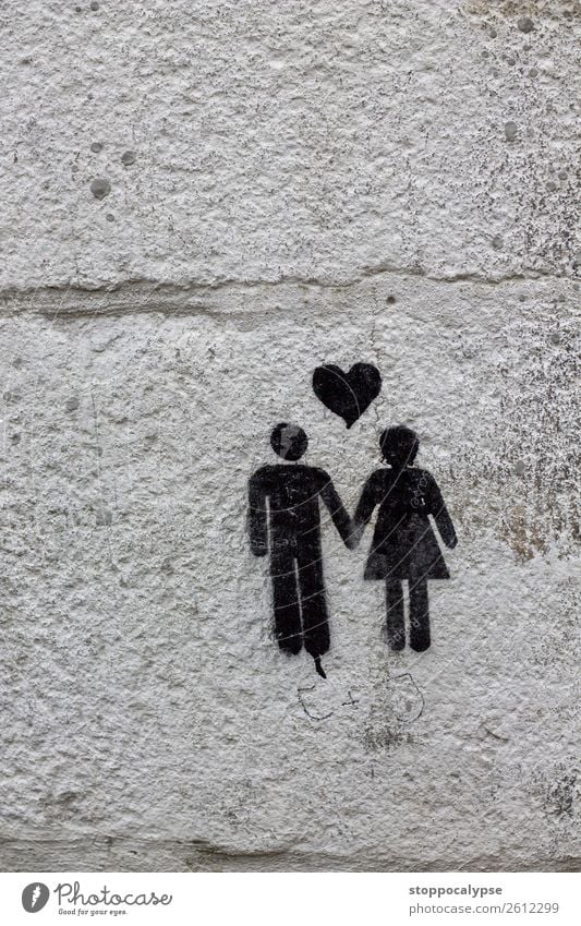 Happy couple on wall Art Work of art Downtown Wall (barrier) Wall (building) Decoration Stone Sign Graffiti Esthetic Funny Emotions Love Infatuation