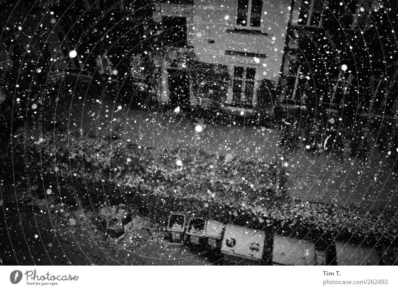 Winter in Berlin Weather Snow Snowfall Capital city Downtown Old town Deserted House (Residential Structure) Loneliness Black & white photo Exterior shot Night