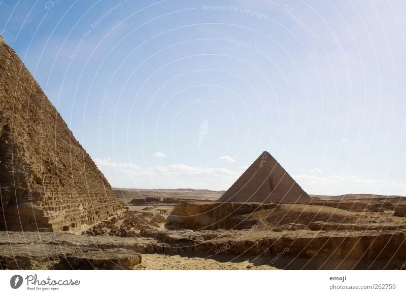 Giza Landscape Sand Sky Cloudless sky Summer Desert Exceptional Dry Pyramid Culture Cultural monument Manmade landscape Historic Historic Buildings Egypt