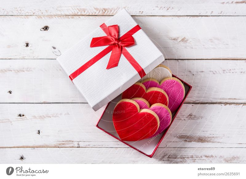 Heart-shaped cookies in gift box for Valentine's Day Cookie Food Healthy Eating Food photograph Dessert Baked goods fondant Sugar Sweet Candy Butter Home-made