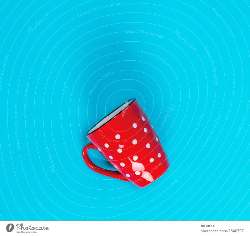 empty red ceramic mug in a white circle Breakfast Beverage Coffee Tea Cup Mug Container Simple Large Above Clean Blue Red White Colour background Single drink
