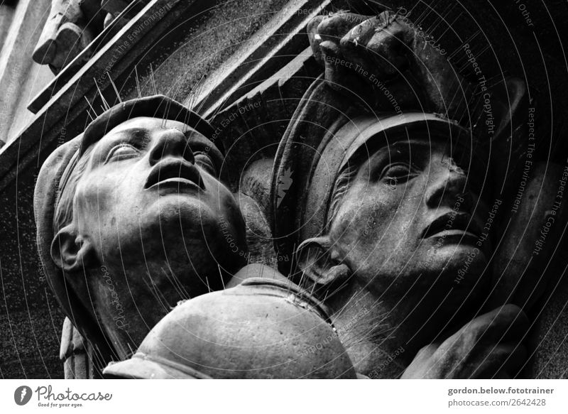 The power in stone Human being Head 2 Art Work of art Deserted Architecture Tourist Attraction Monument Stone Famousness Sustainability Gray Black Honor Bravery
