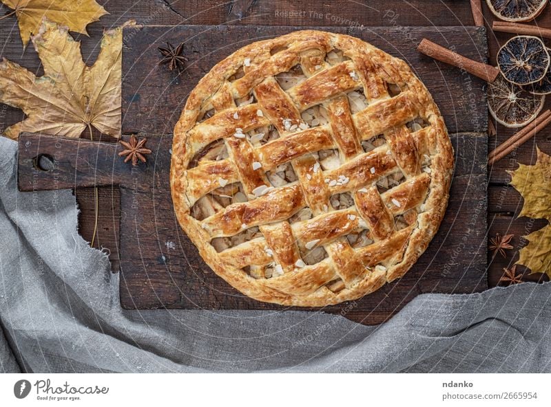 Baked whole round apple pie Fruit Apple Dessert Candy Lunch Dinner Table Kitchen Autumn Wood Eating Fresh Delicious Above Brown Tradition American Baking Bakery