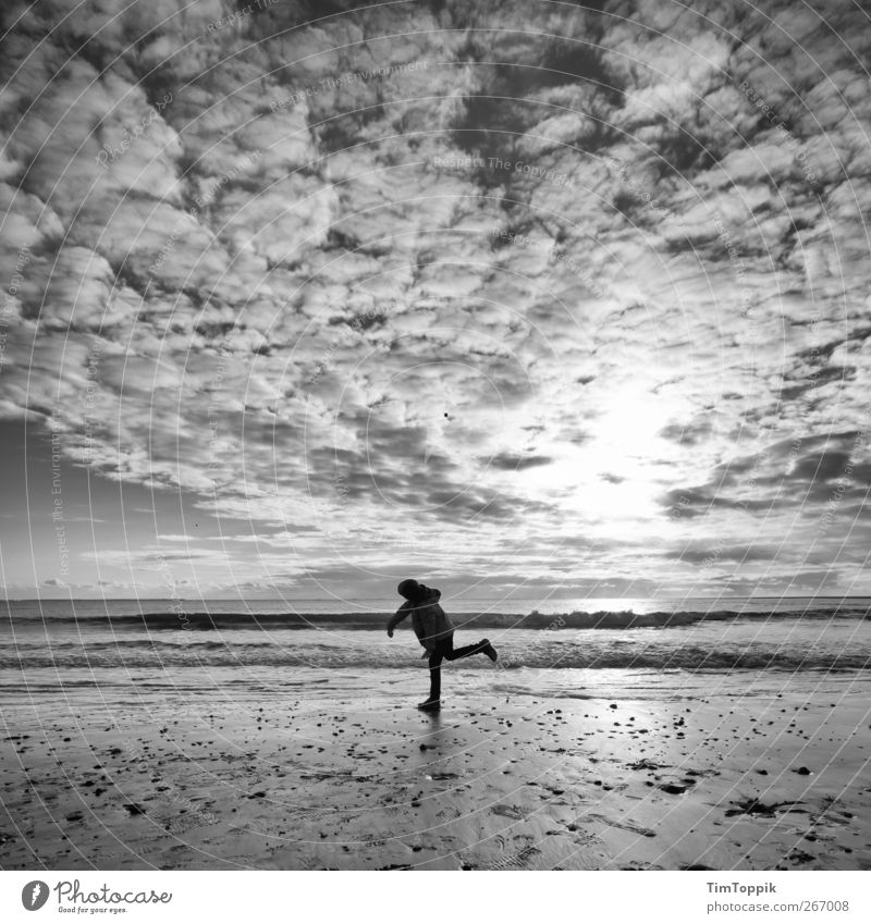 Borkum Bounce #1 Ocean Vacation & Travel North Sea North Sea coast North Sea Islands East frisian island Sky Clouds in the sky Sunset Playing Throw Horizon Dusk