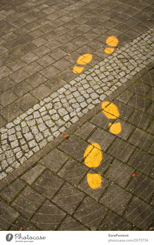 walk on Town Traffic infrastructure Street Lanes & trails Road junction Stone Sign Signs and labeling Line Yellow Gray Tracks Footprint Paving stone