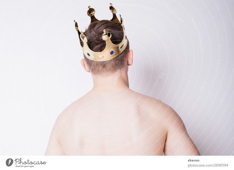 young guy with a crown on his head Lifestyle Leisure and hobbies Playing Night life Entertainment Party Event Sports Fitness Sports Training Sportsperson