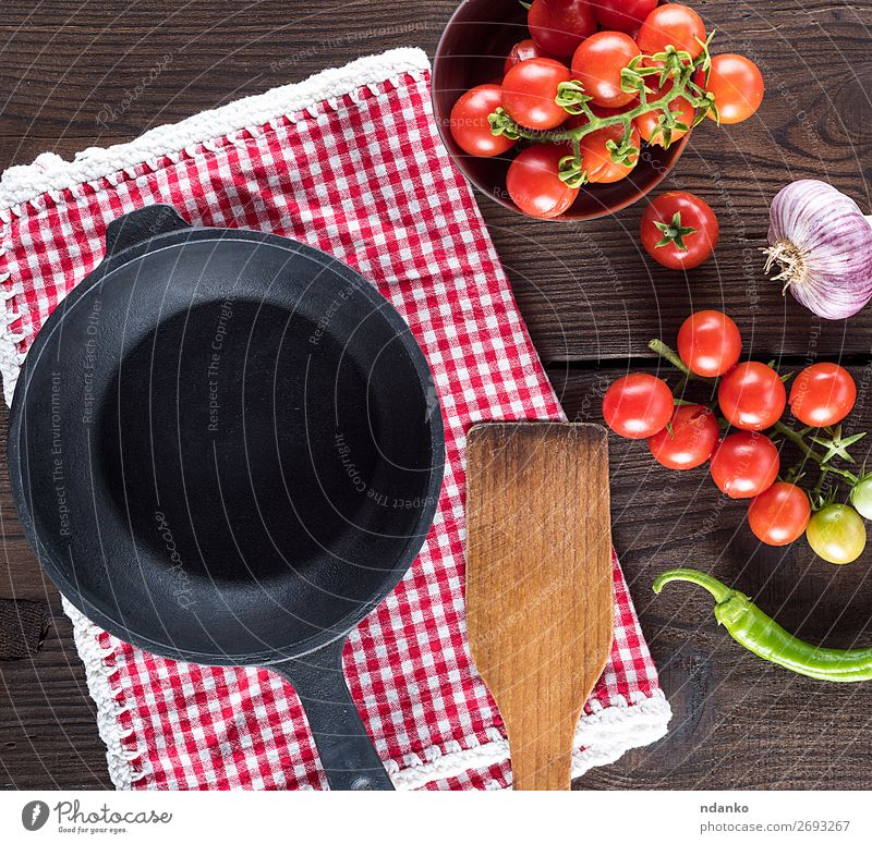 empty round black frying pan, top view Vegetable Herbs and spices Nutrition Lunch Vegetarian diet Pan Summer Table Kitchen Fresh Small Natural Above Green Red