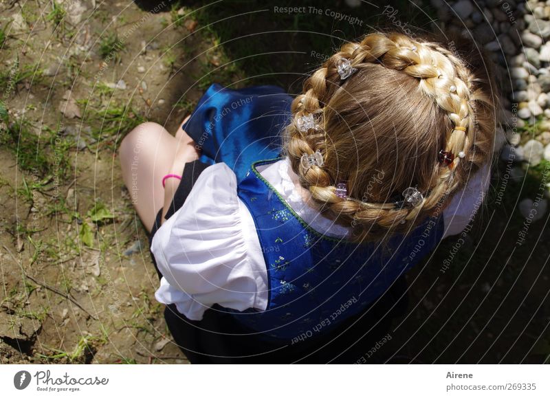 plait wreath Hair and hairstyles Feasts & Celebrations Fairs & Carnivals Spring celebration pageant Human being Feminine Child Girl Head 1 3 - 8 years Infancy