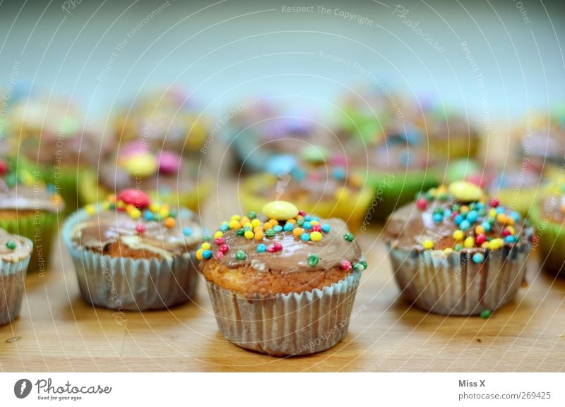 army Food Dough Baked goods Cake Candy Chocolate Nutrition To have a coffee Small Delicious Sweet Multicoloured Muffin Bakery Sugar perl Colour photo Close-up