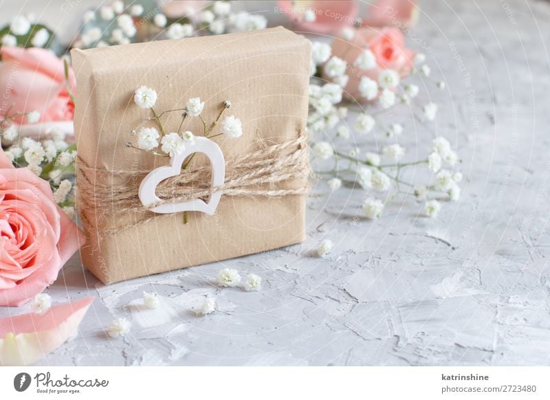 Gift boxes with small white flowers and hearts Beautiful Decoration Valentine's Day Wedding Craft (trade) Woman Adults Flower Blossom Wood Heart Small Gray