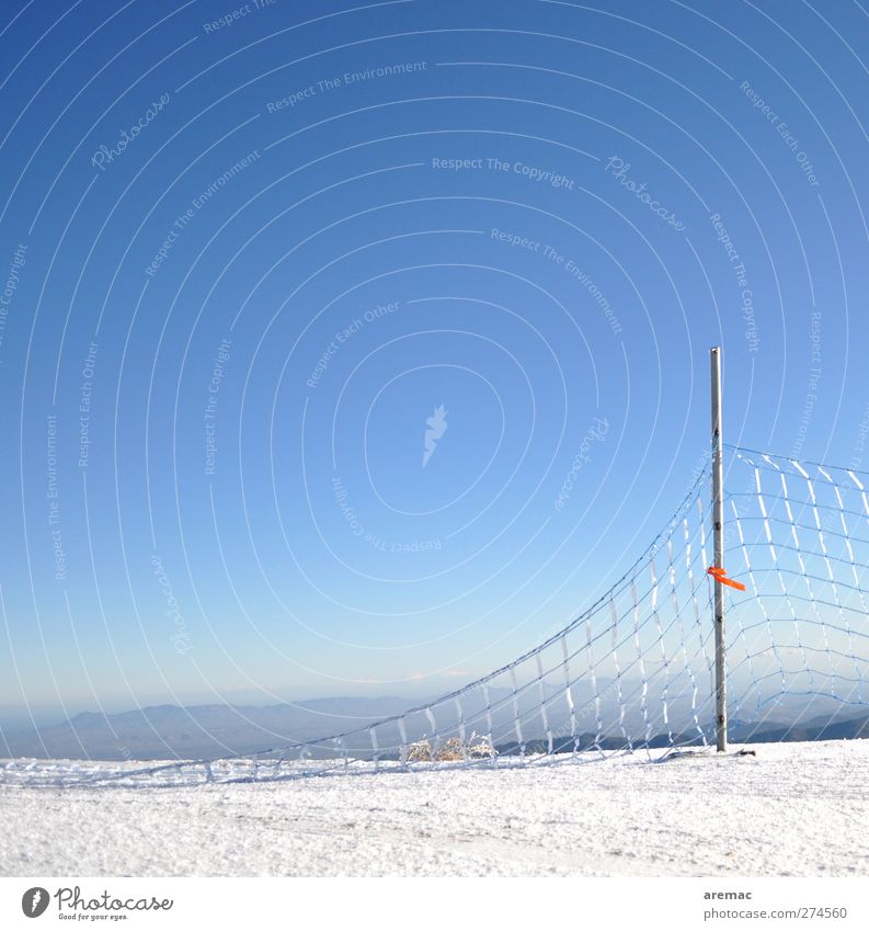 Network Landscape Earth Sky Cloudless sky Horizon Winter Beautiful weather Ice Frost Snow Cold Calm Fence Fence post Destruction Cyprus Colour photo
