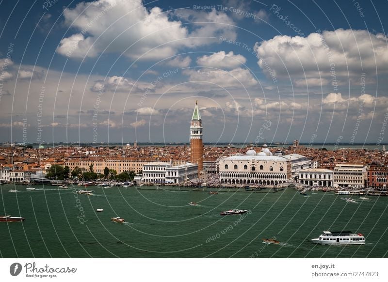 A kettle of color on St. Mark's Square. Vacation & Travel Tourism Trip Sightseeing City trip Summer vacation Environment Clouds Horizon Climate change Ocean