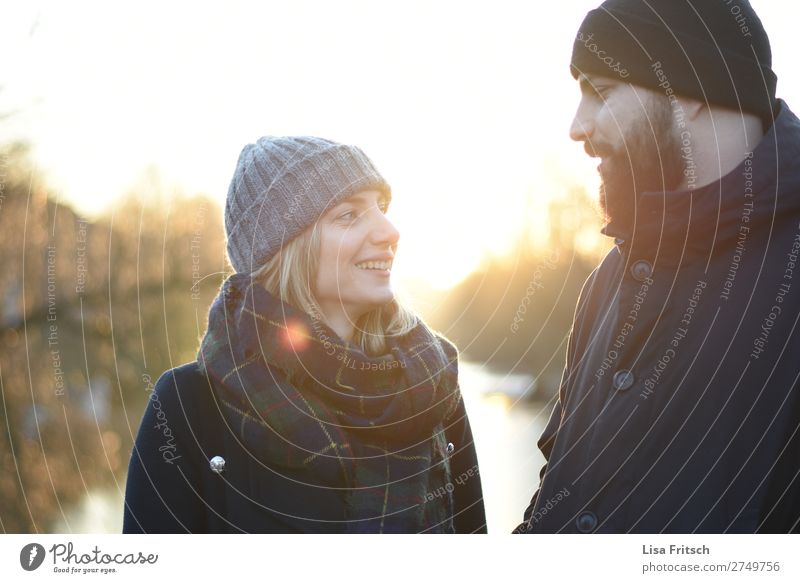 Sunshine, Man & Woman, Couple, Caps, Winter Adults Partner 2 Human being 18 - 30 years Youth (Young adults) 30 - 45 years Sunlight Beautiful weather Scarf