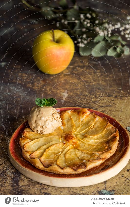 Delicious homemade apple pie Pie Apple Food Dessert Home-made Egg Background picture Birthday Sense of taste yummy Cinnamon Sugar cooking table Plate Gastronomy
