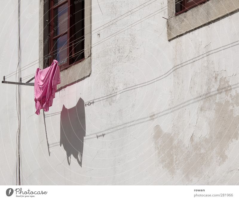 Hang Loose House (Residential Structure) Manmade structures Wall (barrier) Wall (building) Facade Cliche Warmth South Portugal Pink Clothing Dry Summer vacation