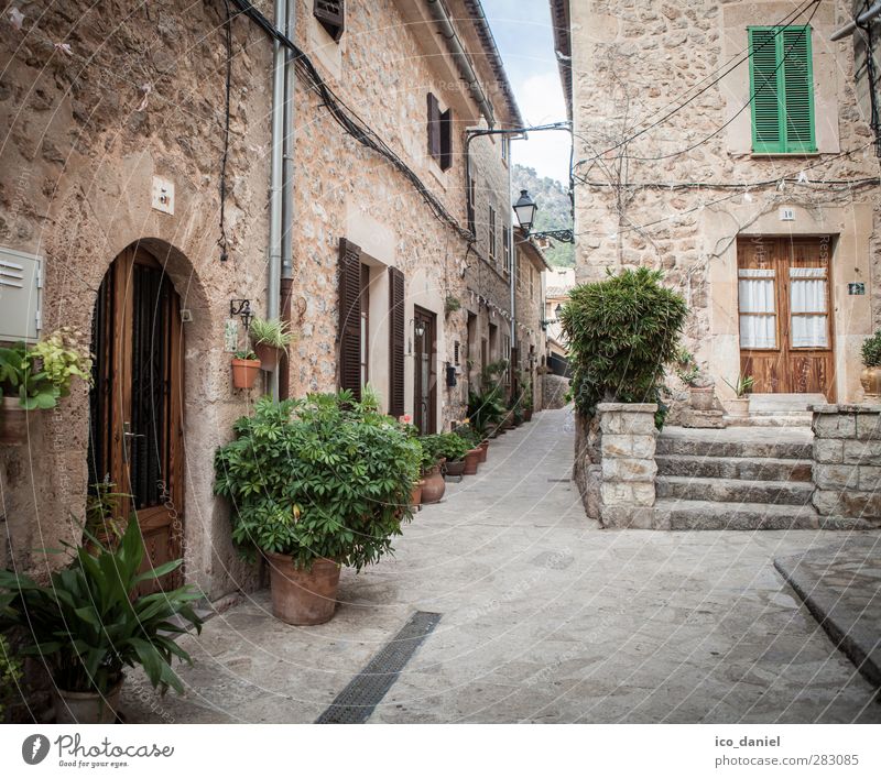 Walk in Valldemossa Vacation & Travel Tourism Trip House (Residential Structure) Spain Europe Village Small Town Downtown Populated Building Wall (barrier)