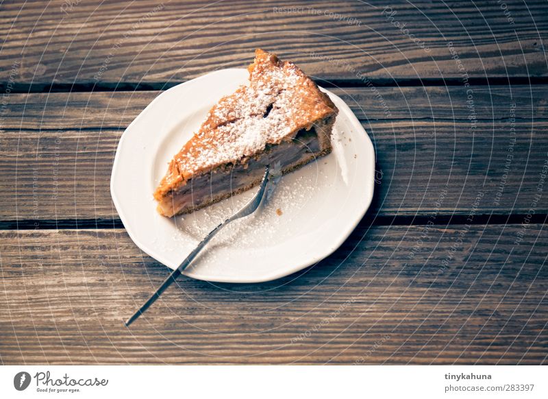 apple pie with cover Apple Dough Baked goods Cake To have a coffee Garden Table Wood Eating To enjoy Fresh Delicious Juicy Sweet Colour photo Close-up Deserted