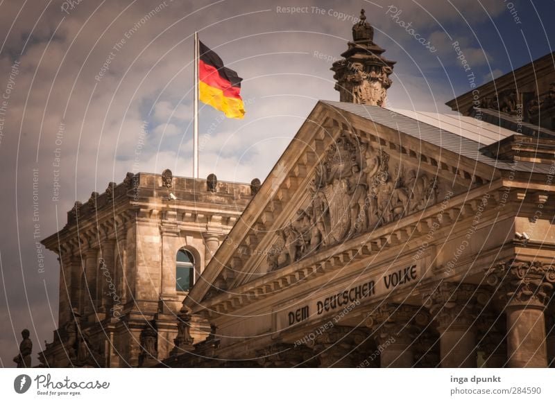 land! Berlin Federal eagle Reichstag Flag Tourist Attraction Politics and state Capital city Seat of government Government Colour photo Exterior shot Deserted