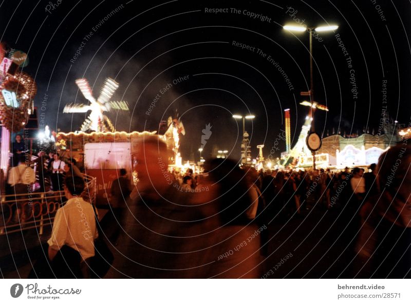Oktoberfest Munich Theresienwiese Theme-park rides Night Light Thrill Leisure and hobbies Human being Joy