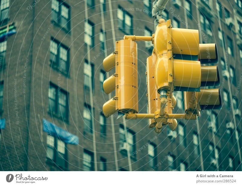 impatience New York City Town Downtown House (Residential Structure) High-rise Wall (barrier) Wall (building) Facade Window Traffic light Yellow Wait Impatience