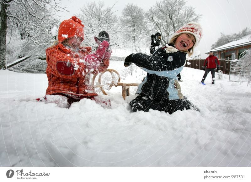 winter children's nonsense Joy Leisure and hobbies Playing Snowball fight Winter Winter vacation Mountain Human being Feminine Child Girl Infancy Life 2