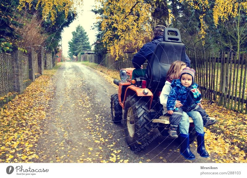 Driving a tractor is so nice Child Toddler Girl Boy (child) Male senior Man Grandfather Family & Relations Infancy Life 3 Human being 1 - 3 years 8 - 13 years
