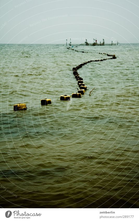 fish trap Work and employment Economy Environment Nature Water Sky Horizon Autumn Climate Climate change Weather Bad weather Waves Baltic Sea Ocean Dark
