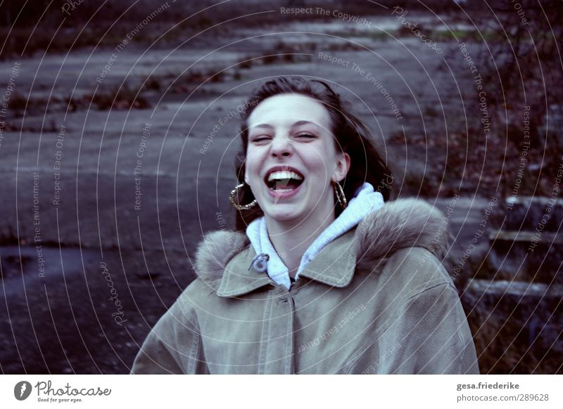 laughter Joy Happy Face Feminine Young woman Youth (Young adults) Teeth 1 Human being 18 - 30 years Adults Coat Pelt Jewellery Brunette Long-haired Curl
