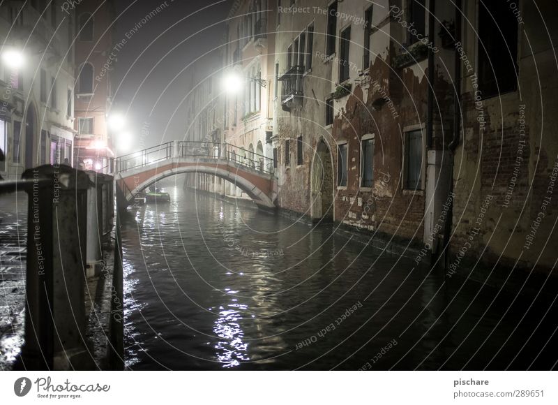 Without people Town Downtown Old town Deserted House (Residential Structure) Bridge Dark Venice Italy Water Channel Colour photo Exterior shot Night