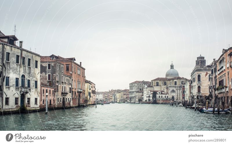 venecia Water River bank Town Port City Downtown Old town Manmade structures Facade Tourist Attraction Authentic Senior citizen Venice Italy Canal Grande