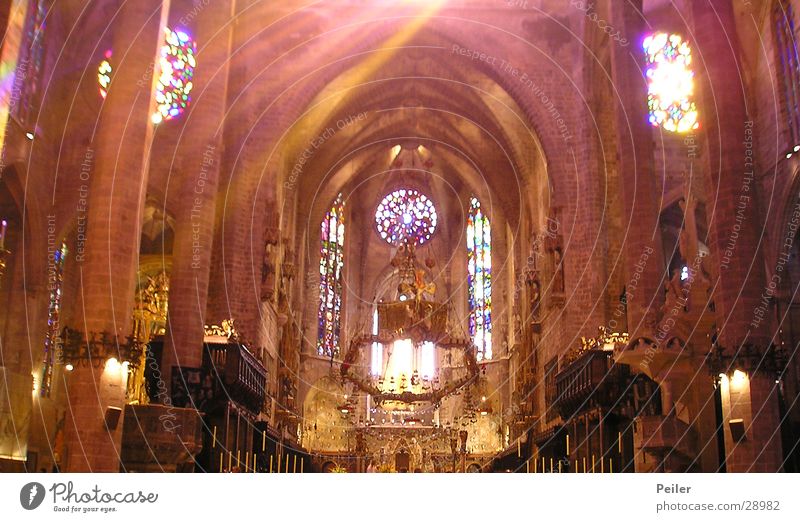 Glow in the dark Lighting House of worship Religion and faith Cathedral window picture Light (Natural Phenomenon) Colour
