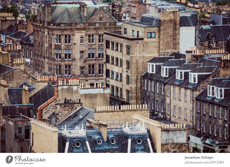 View of houses in Edinburgh Tourism Town Populated Overpopulated House (Residential Structure) Manmade structures Building Architecture Facade Roof Chimney
