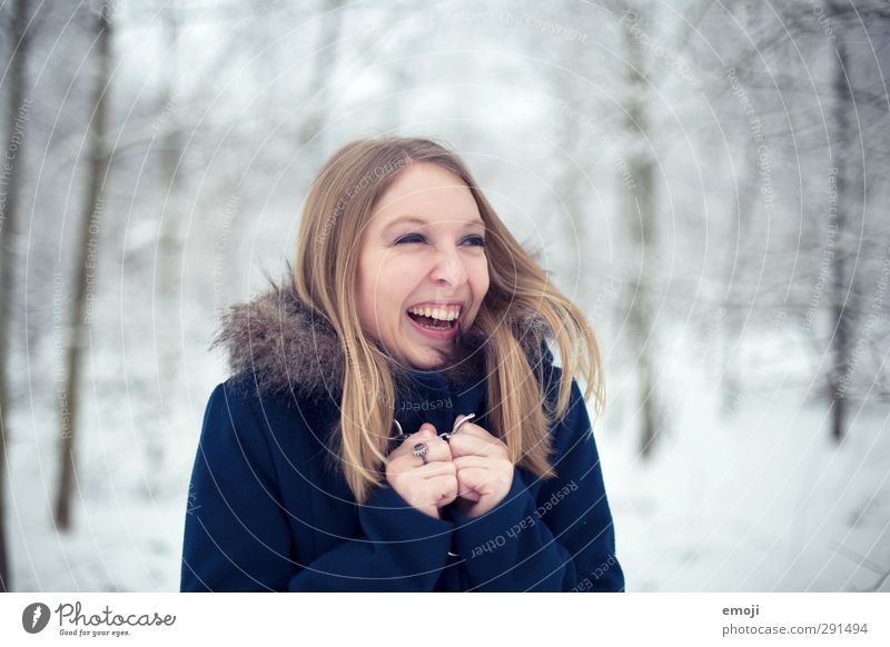 :D Feminine Young woman Youth (Young adults) 1 Human being 18 - 30 years Adults Environment Nature Winter Happiness Laughter Colour photo Exterior shot Day