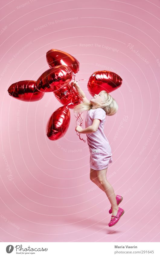 air kiss Happy Valentine's Day Mother's Day Feminine Child Girl Infancy 1 Human being 3 - 8 years Dress Blonde Long-haired Balloon Heart Movement Flying Smiling