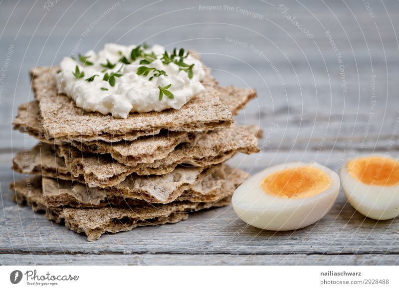 Crispbread with cream cheese and guinea fowl eggs Food Cheese Dairy Products Dough Baked goods Bread Herbs and spices Egg Cream cheese Nutrition Organic produce