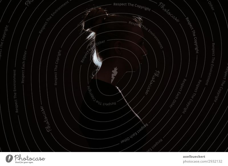 Shadow profile in backlighting Human being Feminine Young woman Youth (Young adults) Woman Adults 1 13 - 18 years 18 - 30 years Exceptional Dark Silhouette