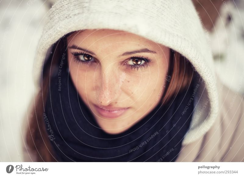 sparkling (1) Human being Feminine Young woman Youth (Young adults) Woman Adults Life Head 18 - 30 years Winter Snow Scarf Hooded (clothing) Emotions Moody