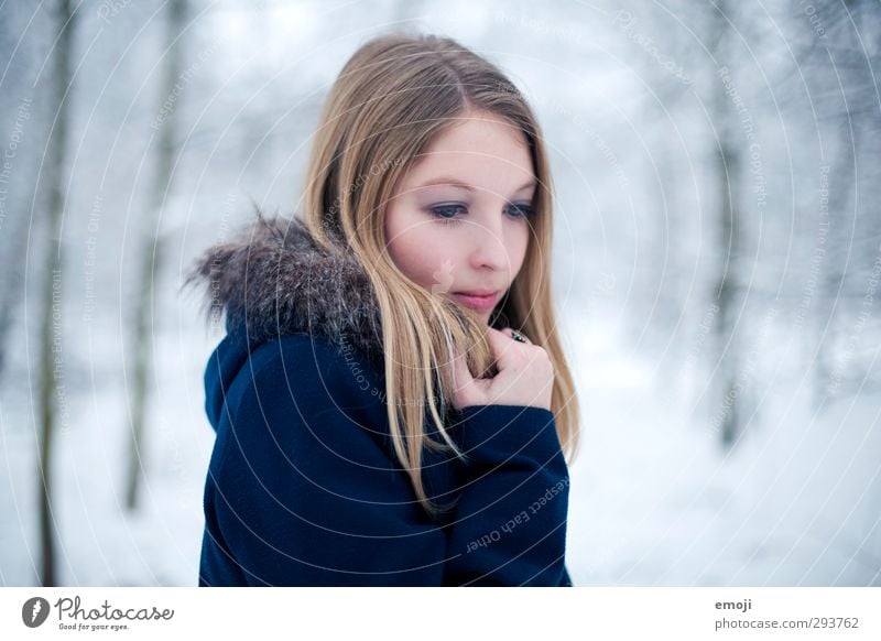 chill Feminine Young woman Youth (Young adults) 1 Human being 18 - 30 years Adults Winter Fur coat Blonde Beautiful Cold Blue Colour photo Exterior shot Day