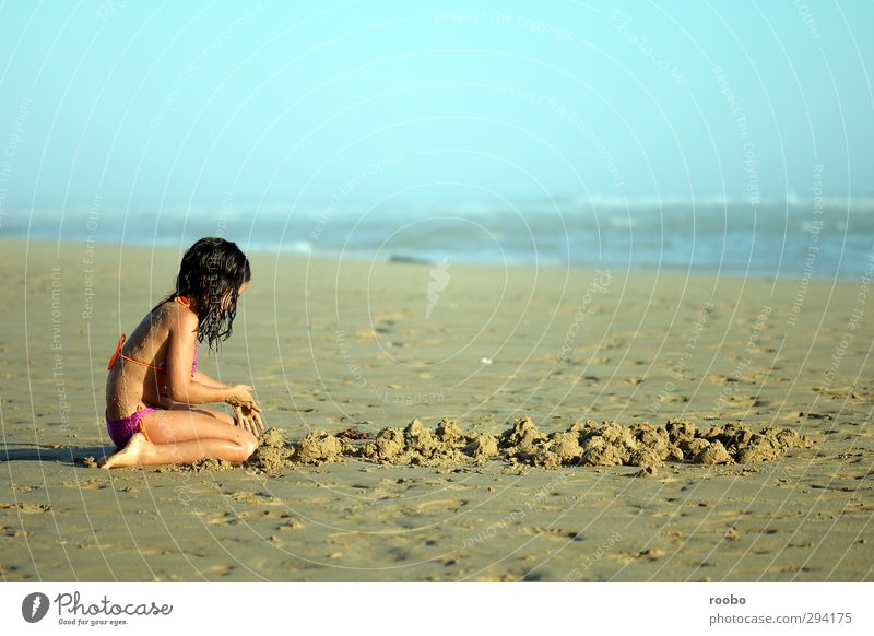 Defence Lines Children's game Vacation & Travel Summer Summer vacation Sun Beach Human being Feminine Girl Body 1 8 - 13 years Infancy Sand Playing
