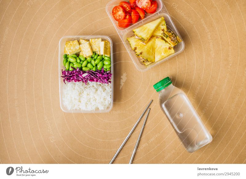 schoolboy lunch box with thermos on wooden background.apple,tangerine, sandwich in lunchbox and water bottle 14208726 Stock Photo at Vecteezy