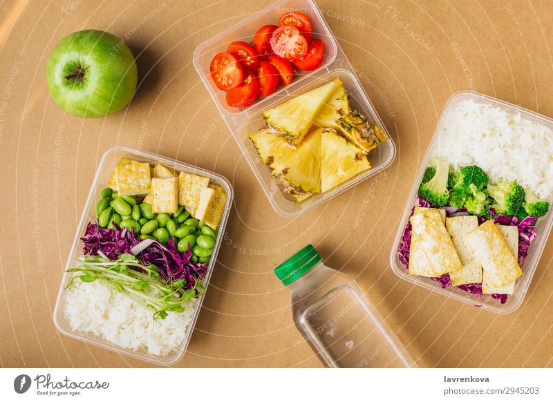 schoolboy lunch box with thermos on wooden background.apple,tangerine, sandwich in lunchbox and water bottle 14208726 Stock Photo at Vecteezy