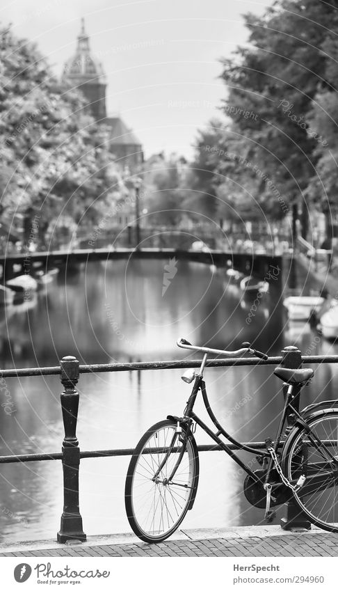 Amsterdam Cliché Netherlands Europe Town Old town Church Bridge Tourist Attraction Sint-Nicolaaskerk Bicycle Wait Esthetic Beautiful Idyll Gracht Parking area
