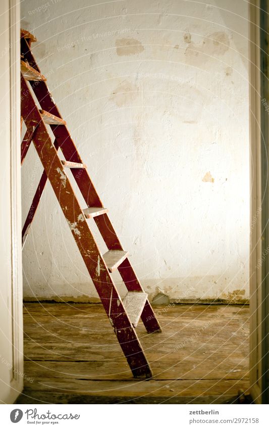 Half stepladder Old building Work and employment Construction site Craftsperson House (Residential Structure) Ladder Painter Wall (barrier) Apartment house