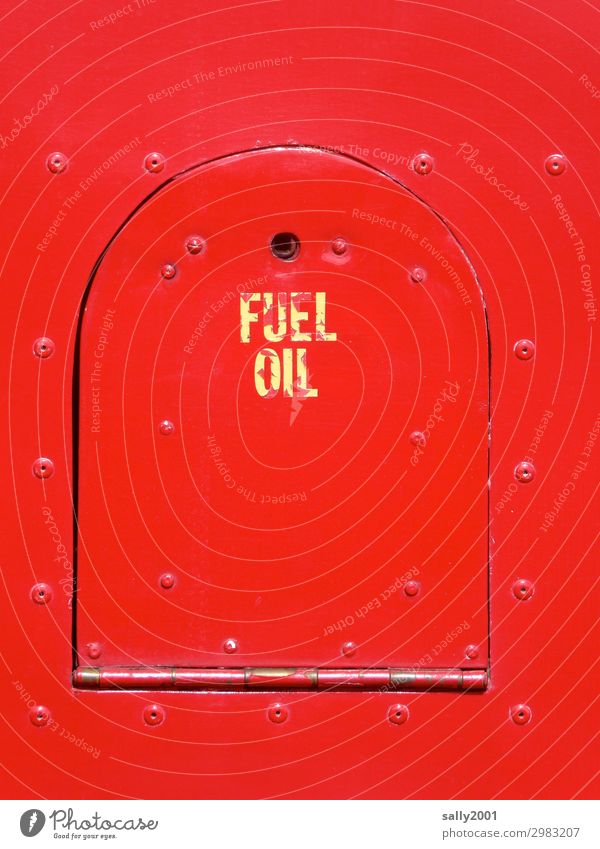 Fuel flap... Means of transport Bus Vintage car Flap Gas cap Metal Signs and labeling Signage Warning sign Old Original Round Red Nostalgia Oil Gasoline Museum