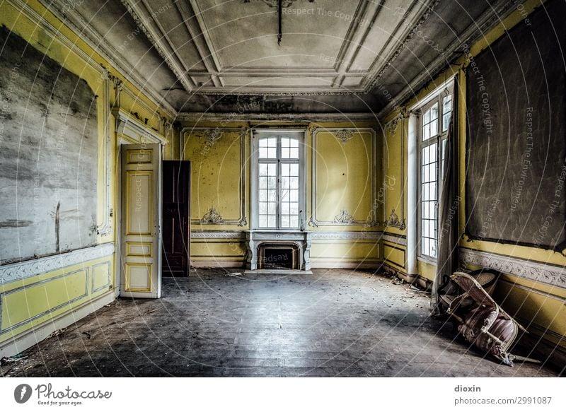 yellow room Deserted House (Residential Structure) Dream house Manmade structures Building Architecture Wall (barrier) Wall (building) Fireside Window Door