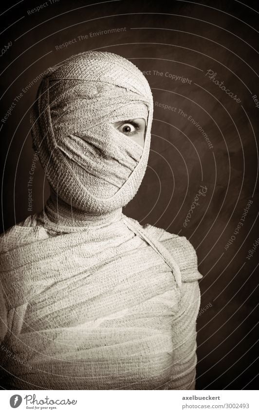 female mummy Leisure and hobbies Playing Carnival Hallowe'en Human being Feminine Young woman Youth (Young adults) Woman Adults Life 1 18 - 30 years Exceptional