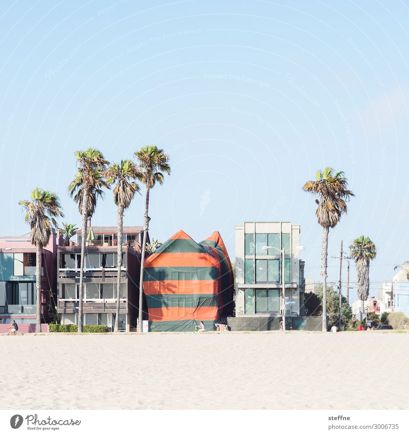Around the World: Venice Beach Cloudless sky Beautiful weather House (Residential Structure) Detached house Dream house Facade Relaxation Vacation & Travel