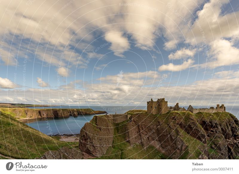 Dunnottar Castle and Bay Sky Hill Coast Beach North Sea Deserted Tourist Attraction Monument Nature Tourism Decline Past Transience Scotland Ruin Great Britain